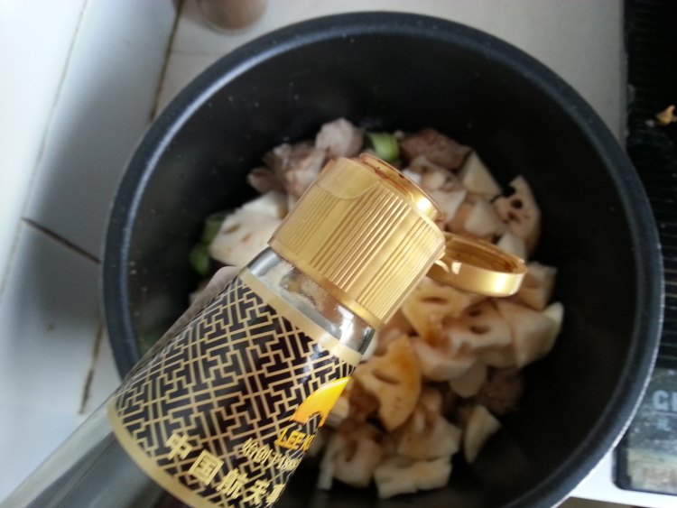 莲藕山药闷羊肉步骤9