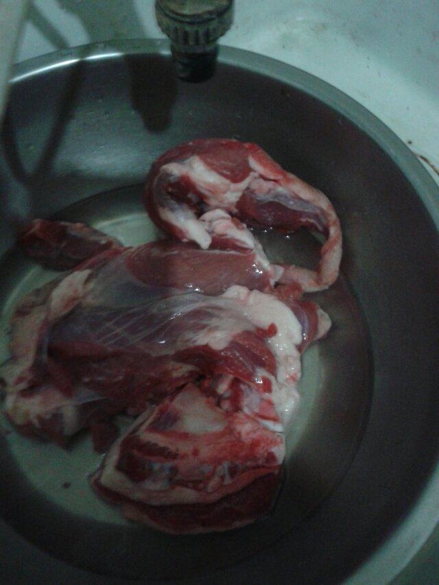 葱香羊肉汤步骤1