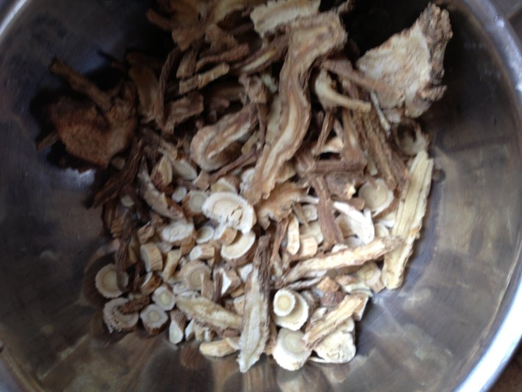 羊肉黄芪当归汤步骤1