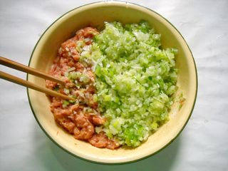大葱羊肉水饺步骤7