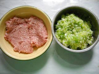 大葱羊肉水饺步骤5