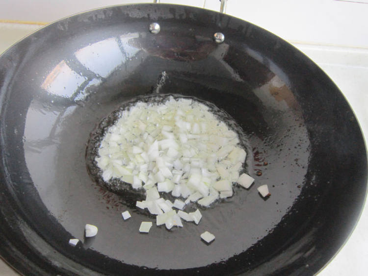 羊肉粒炒饭步骤5