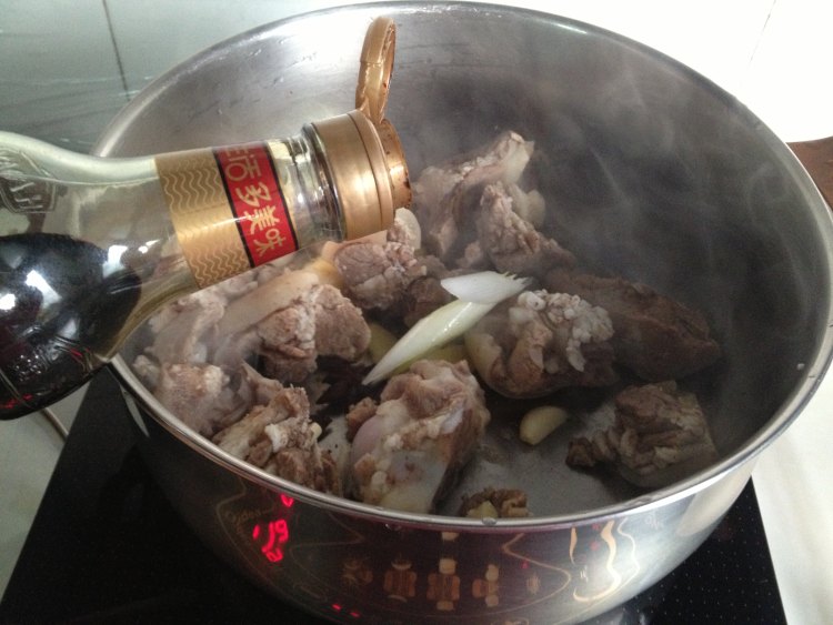 啤酒焖羊肉步骤6