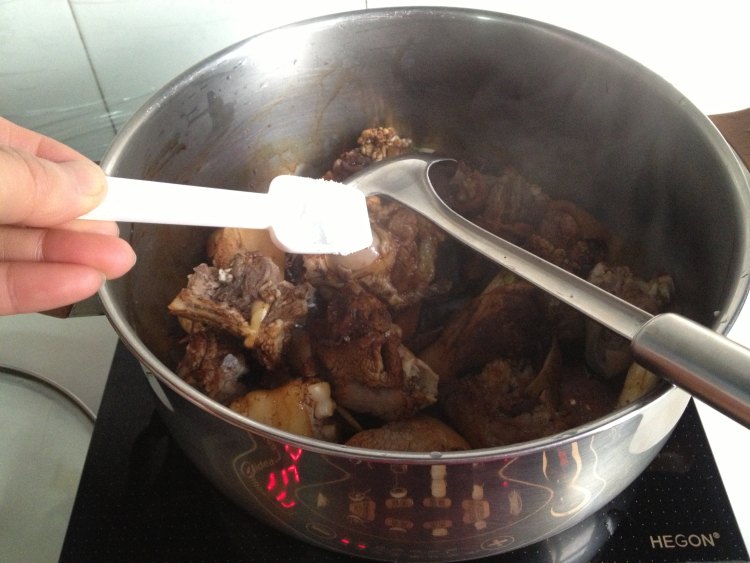 啤酒焖羊肉步骤9