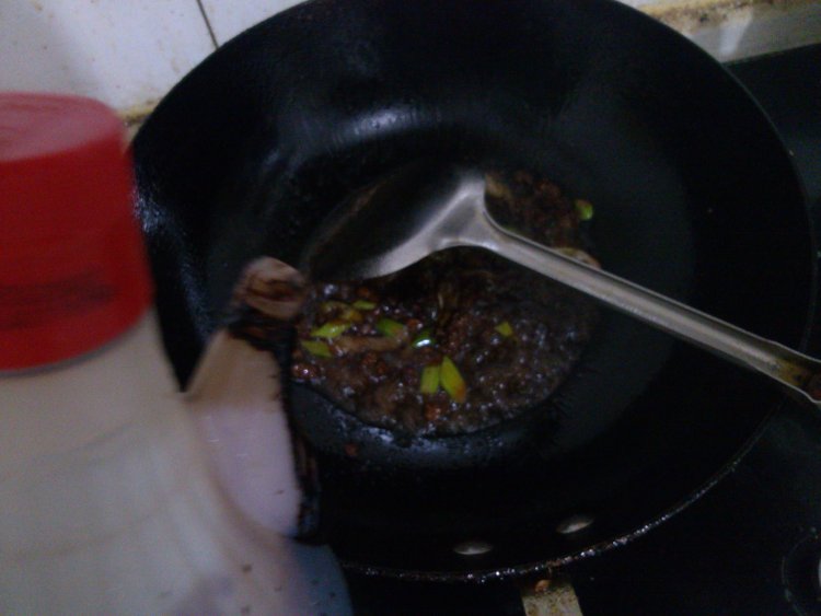 酱香豆腐炒肉步骤4