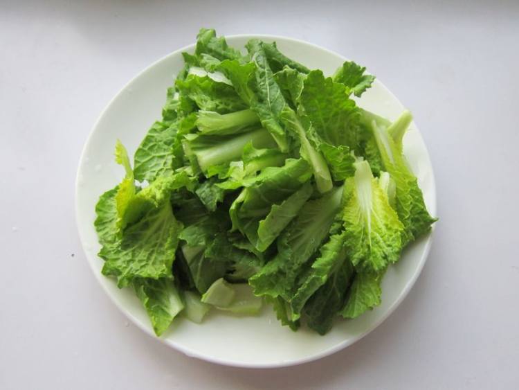 水萝卜毛白菜炒肉步骤2