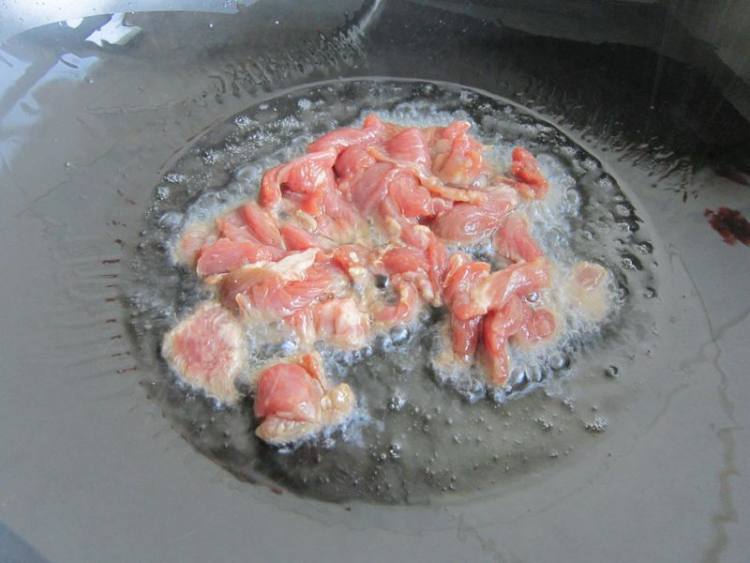 水萝卜毛白菜炒肉步骤6