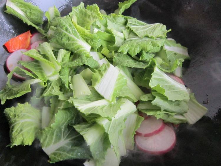 水萝卜毛白菜炒肉步骤9