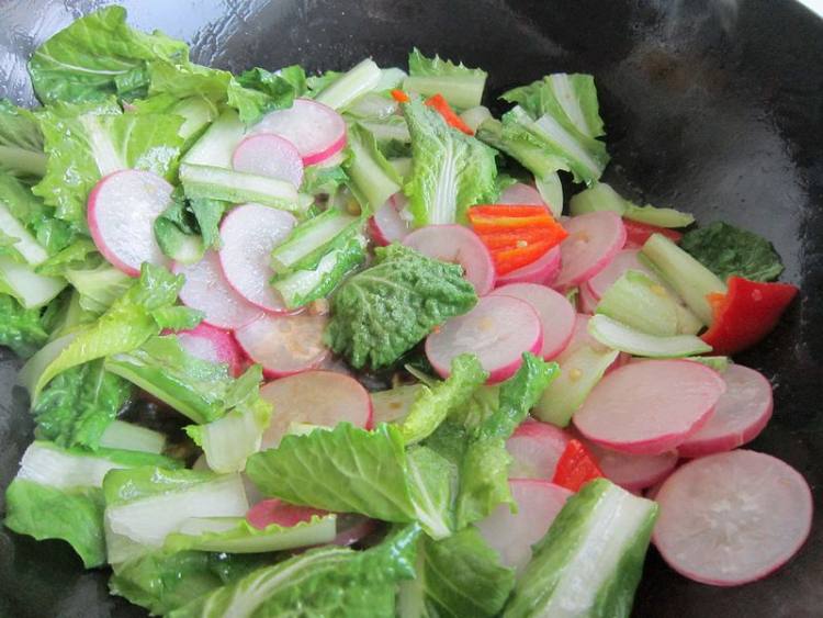 水萝卜毛白菜炒肉步骤10