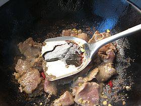 茴香球炒羊肉步骤8
