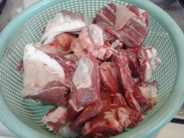 栗子胡萝卜焖羊肉步骤1