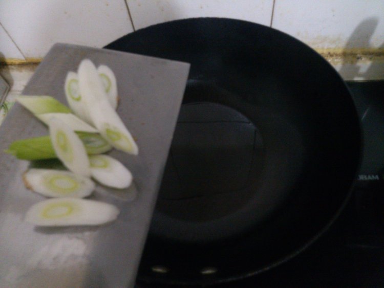 扁豆角炒肉步骤4