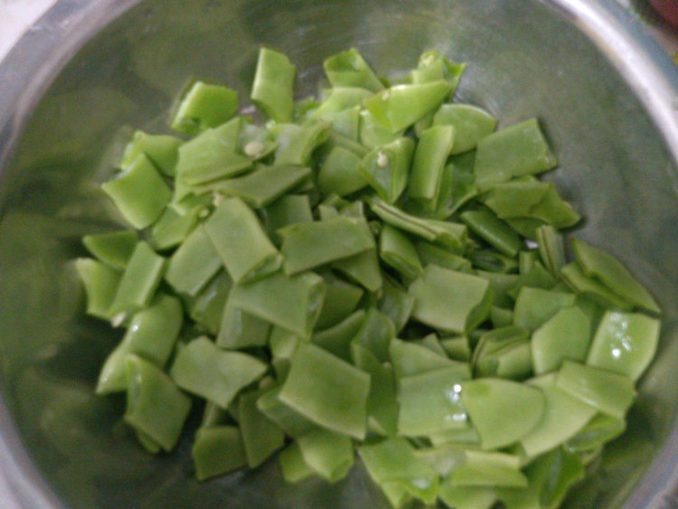 扁豆角炒肉步骤2