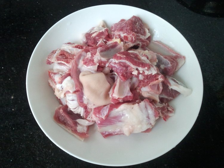 焖炖羊肉步骤1