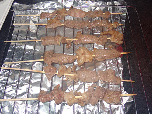 孜然烤羊肉串步骤6