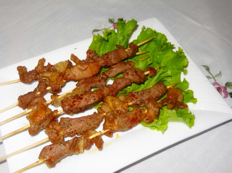 孜然烤羊肉串步骤8
