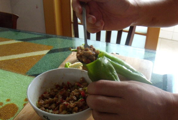 尖椒卷羊肉步骤8