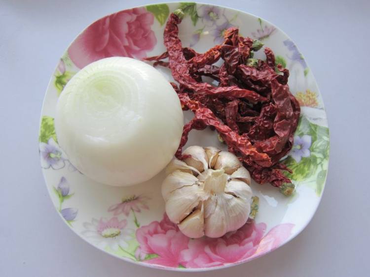 辣皮子滚肉拌面步骤1