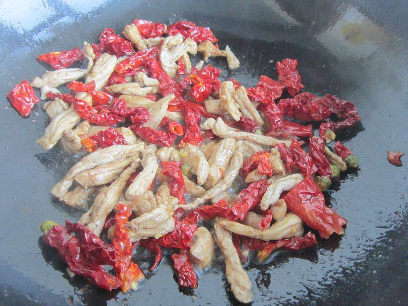 辣皮子滚肉拌面步骤10