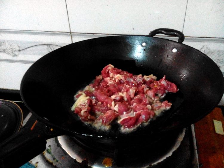 家常孜然羊肉步骤3
