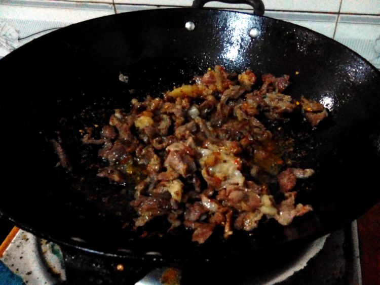 家常孜然羊肉步骤5