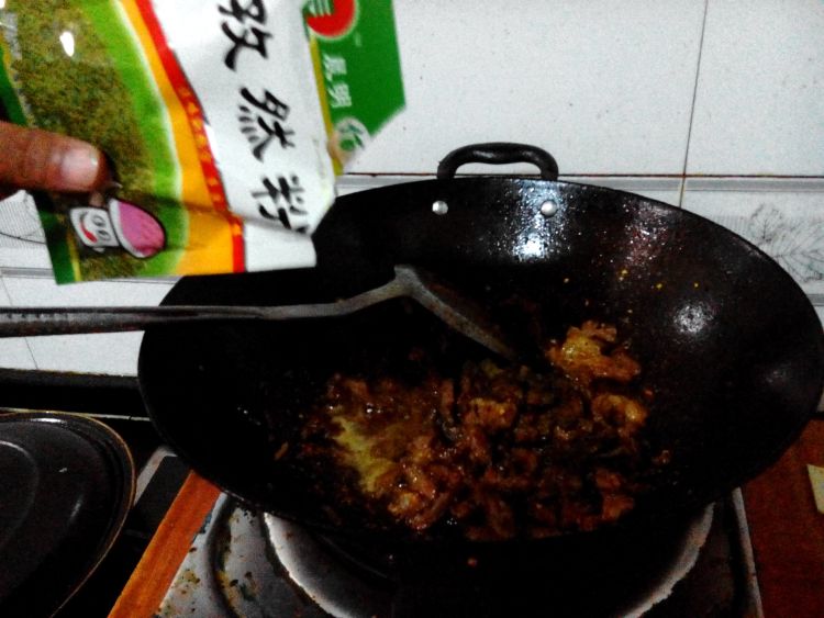 家常孜然羊肉步骤6