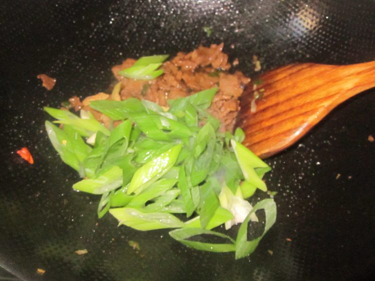 羊肉炒粉步骤3