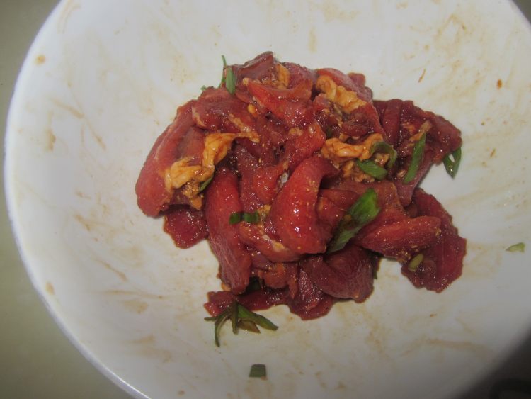 羊肉炒粉步骤1