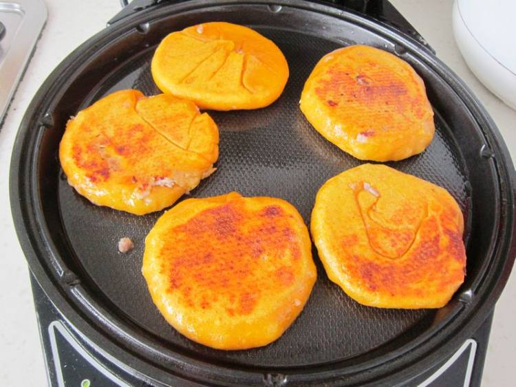 胡萝卜汁羊肉馅饼步骤14