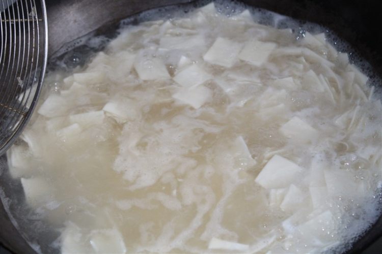 羊肉砂锅面片步骤14