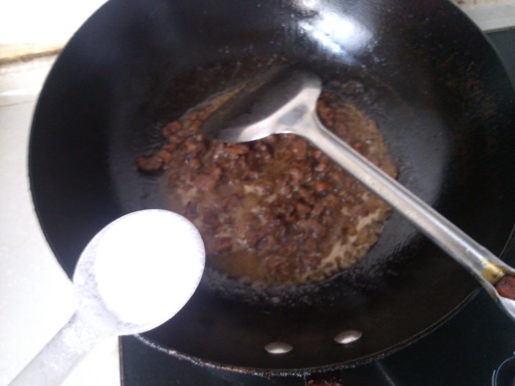 孜然羊肉炒豆芽步骤5