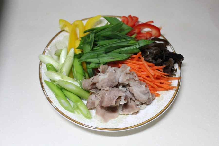 孜然羊肉炒意面步骤5