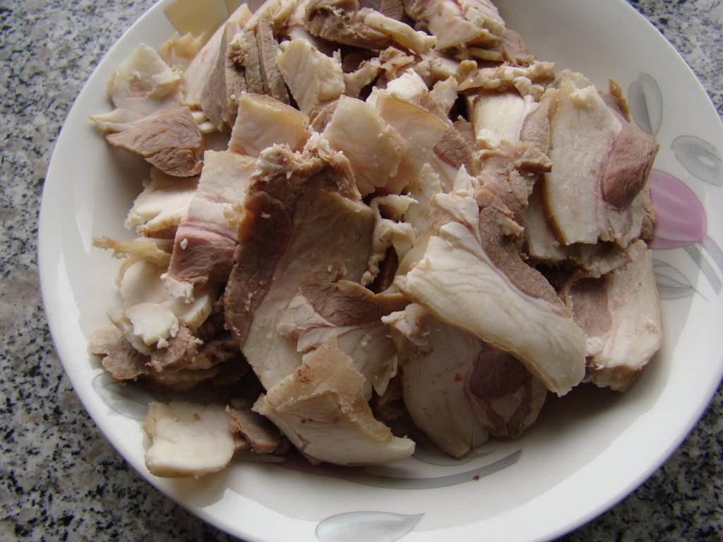 孜然羊肉片炒胡萝卜步骤1