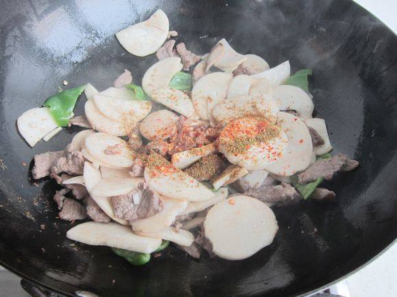 杏鲍菇炒烤肉步骤7