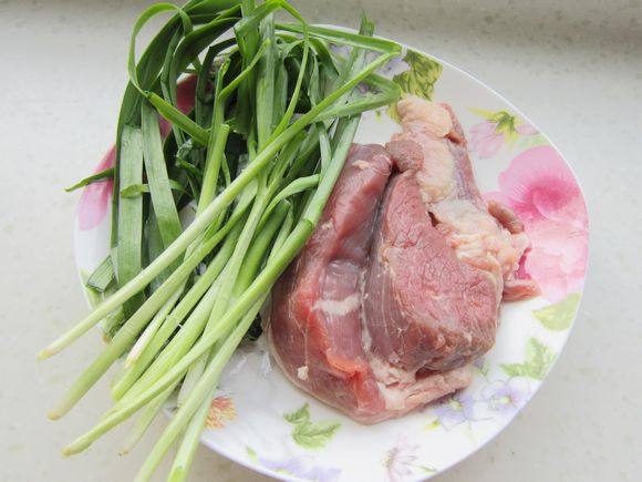 韭菜羊肉盒子步骤1