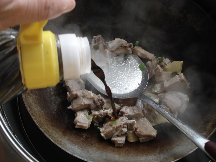 羊肉蘑菇汤步骤5
