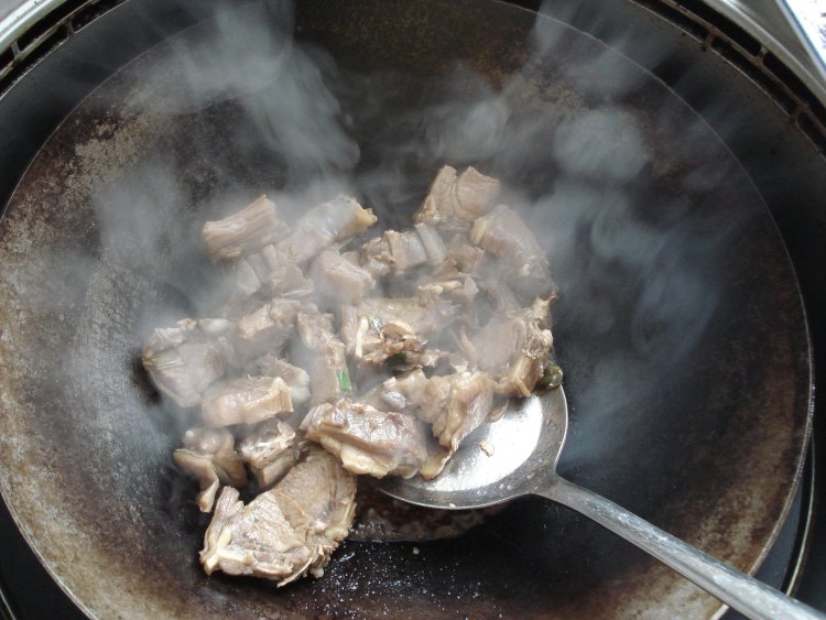 羊肉蘑菇汤步骤6