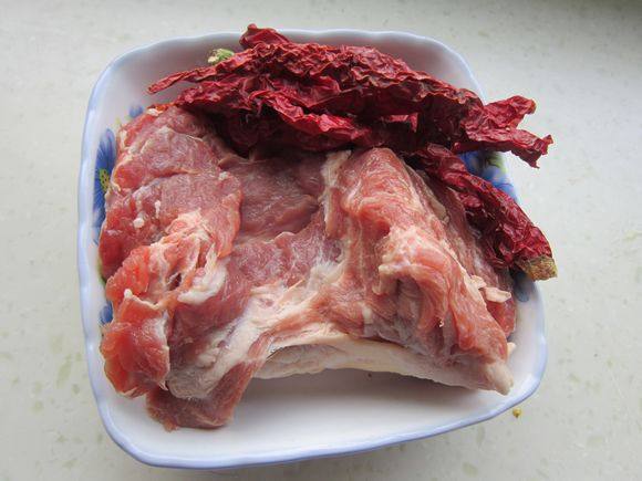 毛芹炒羊肉步骤1