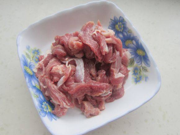 毛芹炒羊肉步骤4