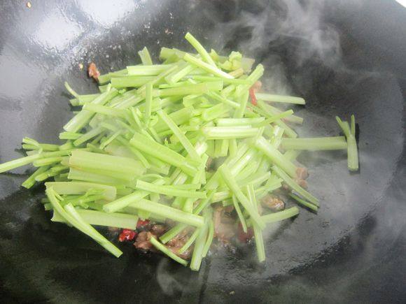 毛芹炒羊肉步骤8