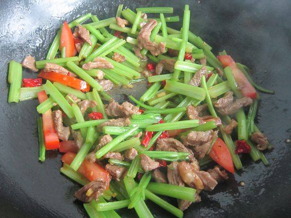 毛芹炒羊肉步骤12