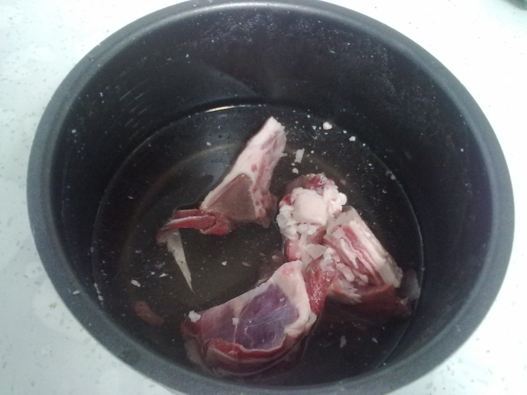 香菇山药羊肉汤步骤1