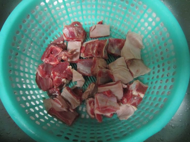 海鲜酱羊肉步骤1