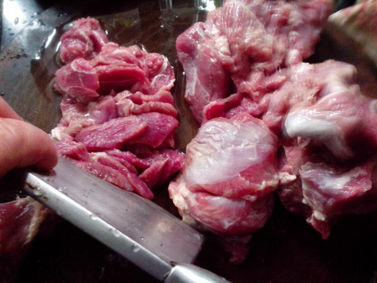 川版米粉蒸羊肉步骤1