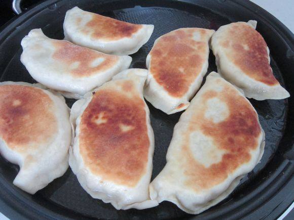 羊肉胡萝卜菜盒子步骤15
