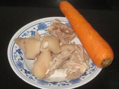 羊肉胡萝卜砂锅煲步骤1