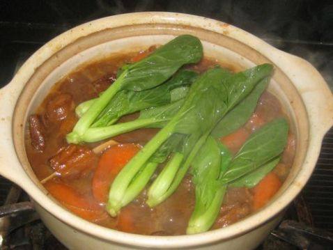 羊肉胡萝卜砂锅煲步骤8