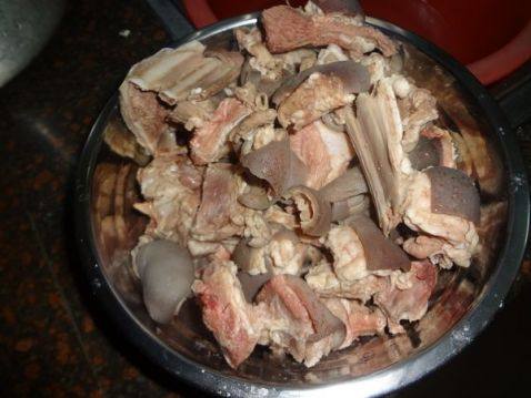 红酒炖羊肉步骤2