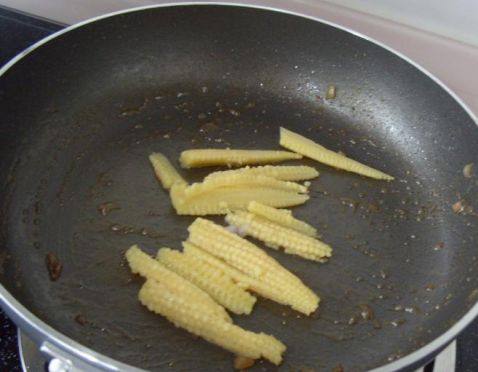 羊肉鲜笋蛋卷步骤3
