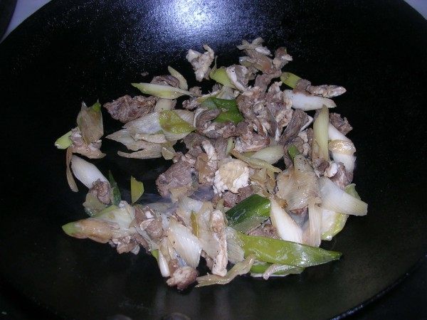 葱爆羊肉粉丝汤步骤1